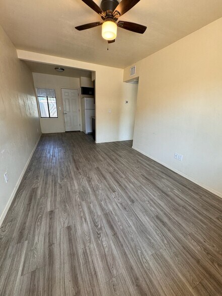 Building Photo - 4135 E Fairmount St