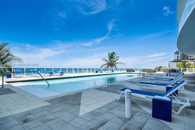 Building Photo - 3951 S Ocean Dr