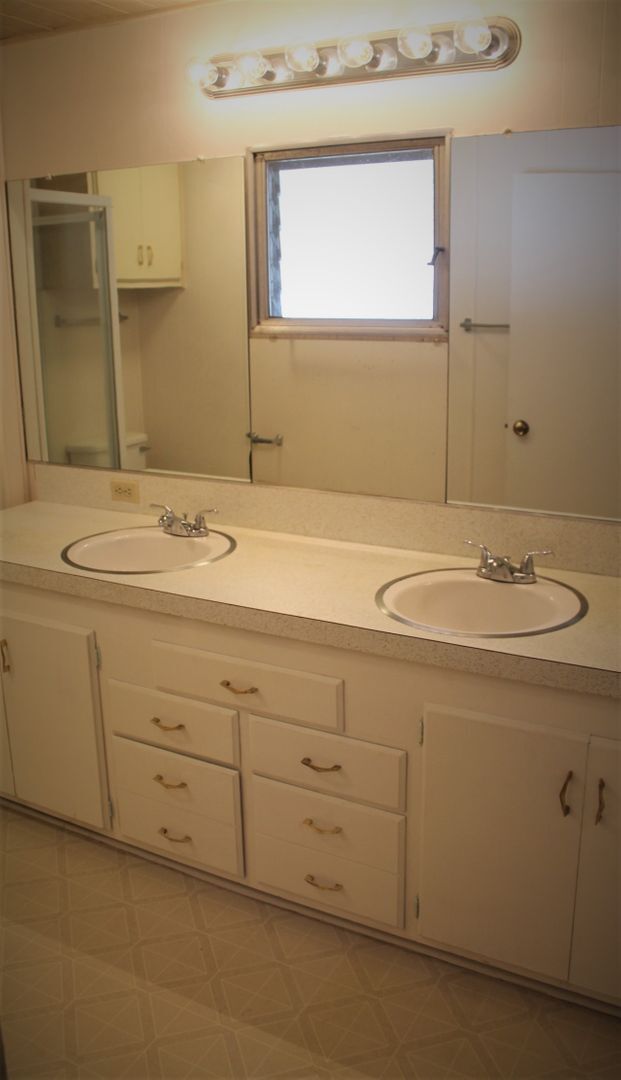 Building Photo - 55+ Spacious 2 bed 2 bath SIERRA DAWN HOME!