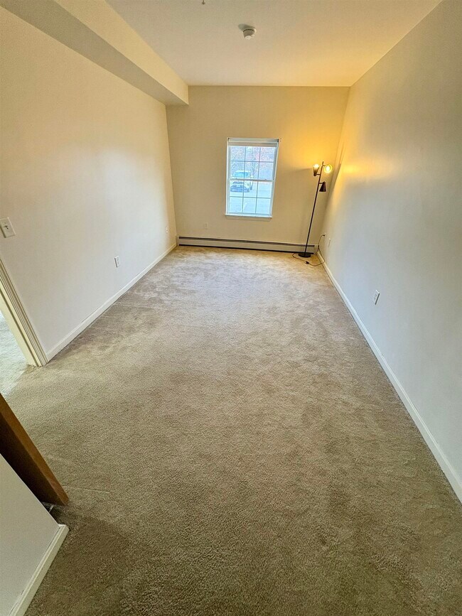 Building Photo - 18 Harbor Ave