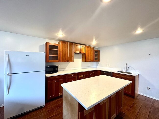 Building Photo - 170 154th Pl NE