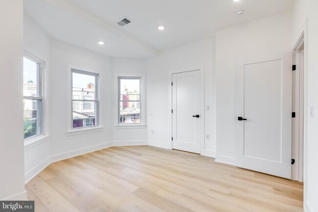 Building Photo - 6027 Delancey St