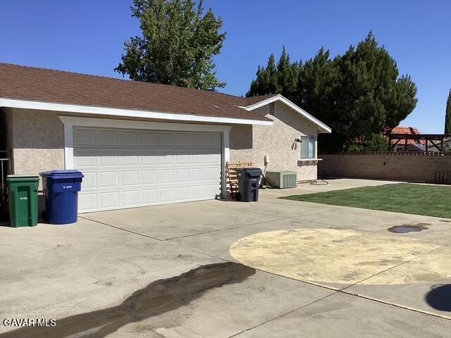Building Photo - 540 Fairway Dr