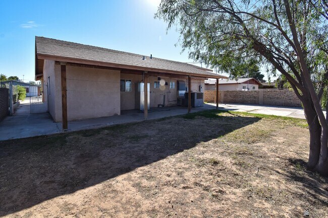 Building Photo - 143 S Sunset Ave