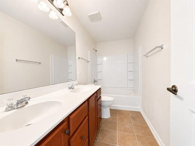Building Photo - 9000 Stambourne St