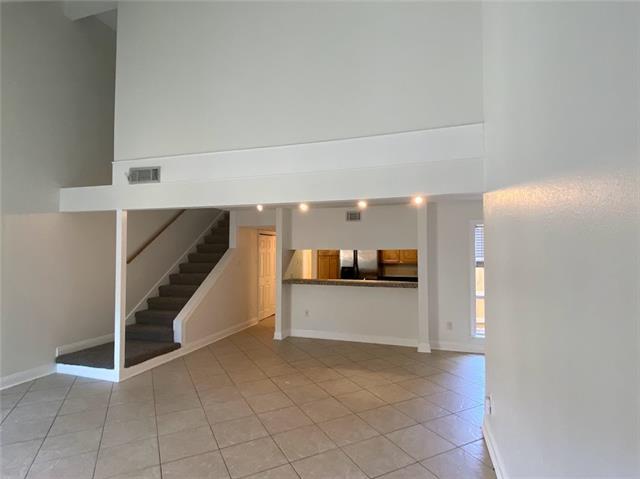 Building Photo - 2 Mariners Cv N