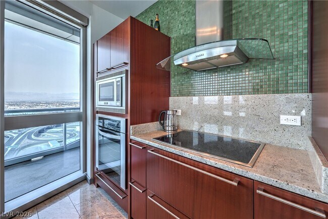 Building Photo - 4471 Dean Martin Dr