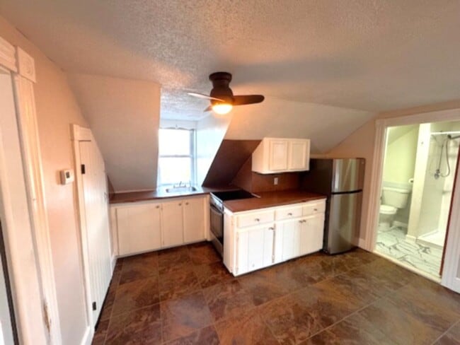 Building Photo - 7-9 Spring St