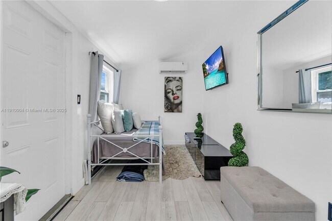 Building Photo - 774-774 NW 49th St