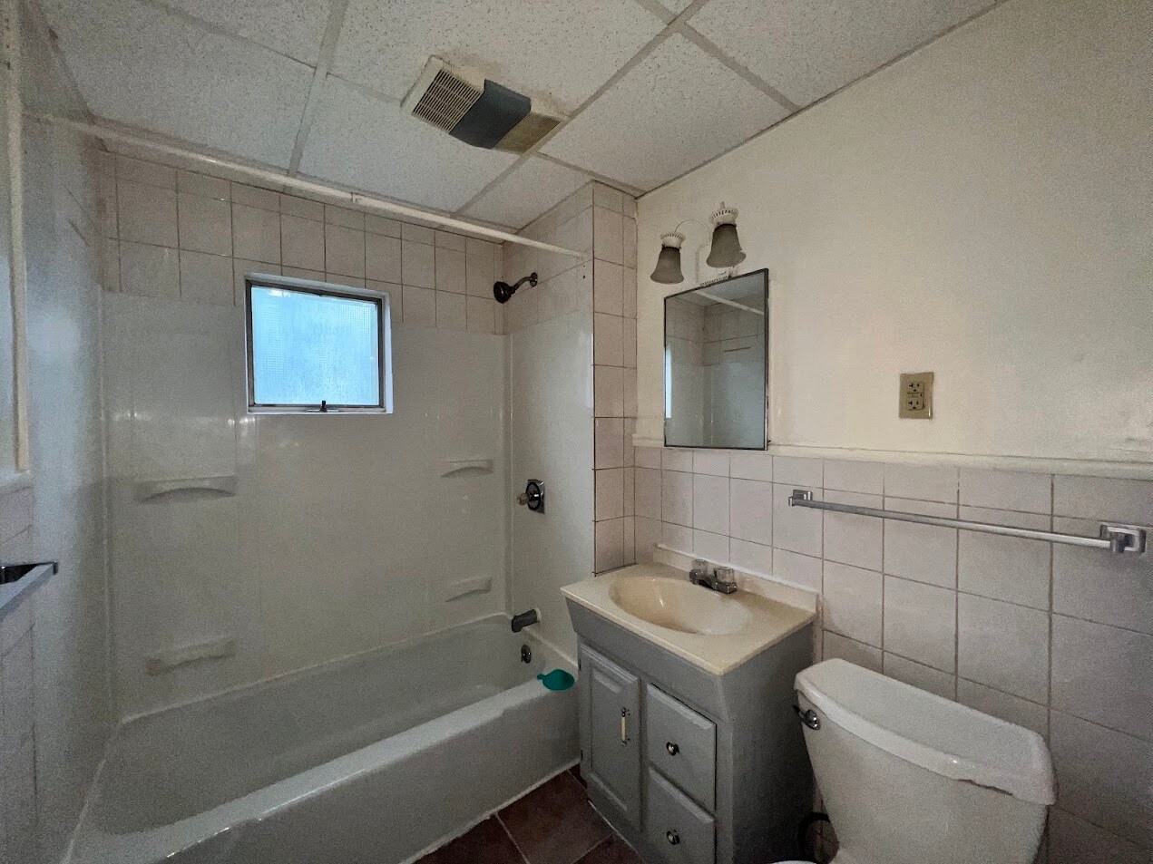Building Photo - 709 Waddell Ave