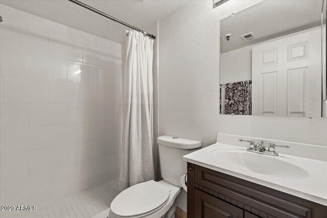 Building Photo - 7474 E Earll Dr