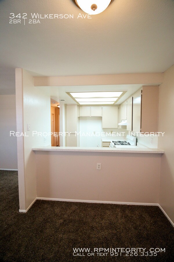Building Photo - 2 bedroom 2 bath apartment in Perris
