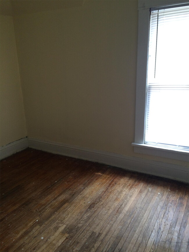Building Photo - 203 Cutler St