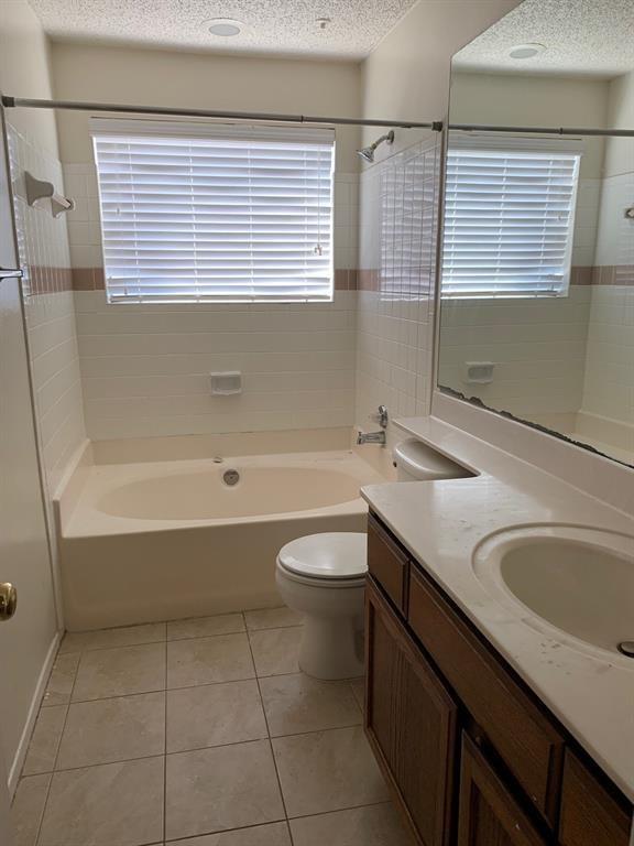 Building Photo - 7900 Bissonnet St