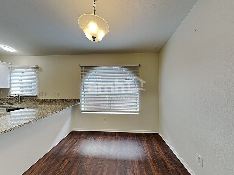 Building Photo - 9803 E Olla Ave