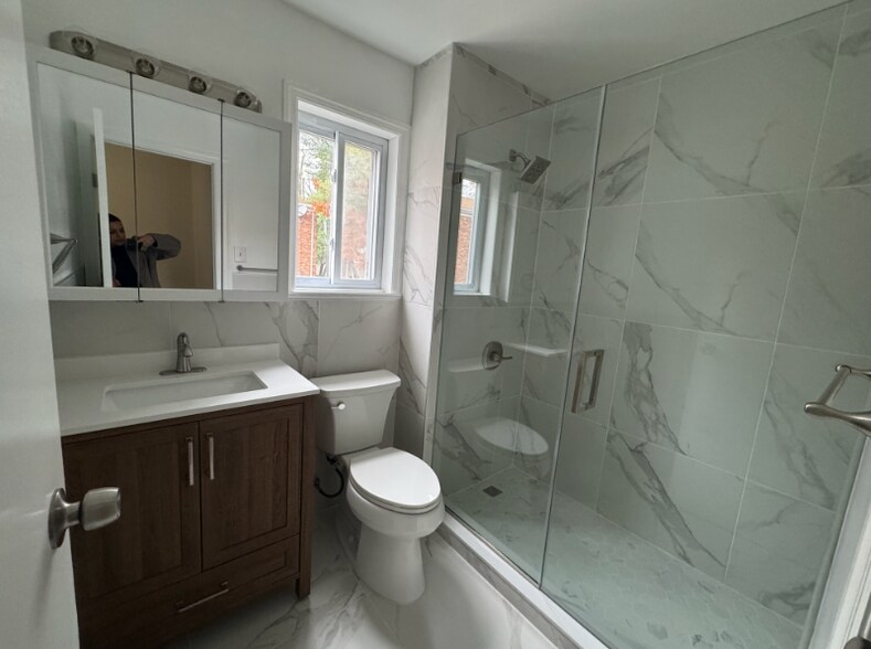 Building Photo - 180 Littleton Rd