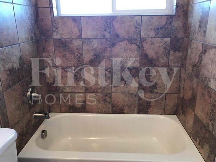 Building Photo - 4747 Everman Dr