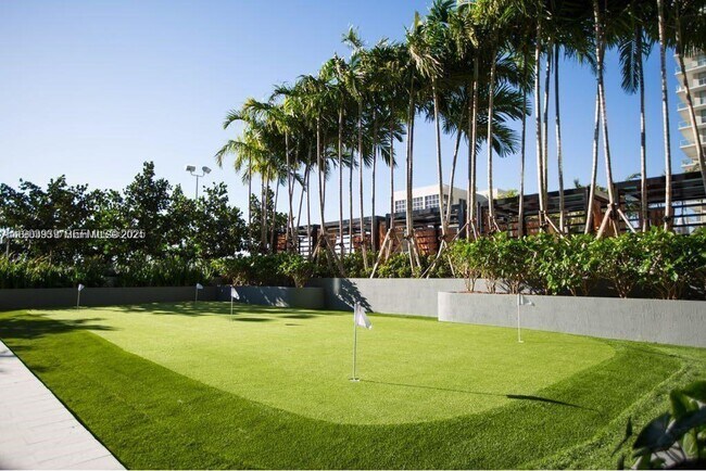 Building Photo - 121 NE 34th St