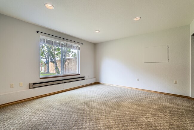 Building Photo - 14935 73rd Ave NE