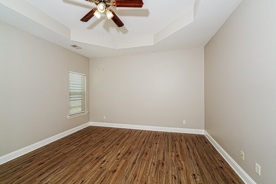 Building Photo - 1140 Overlook Dr