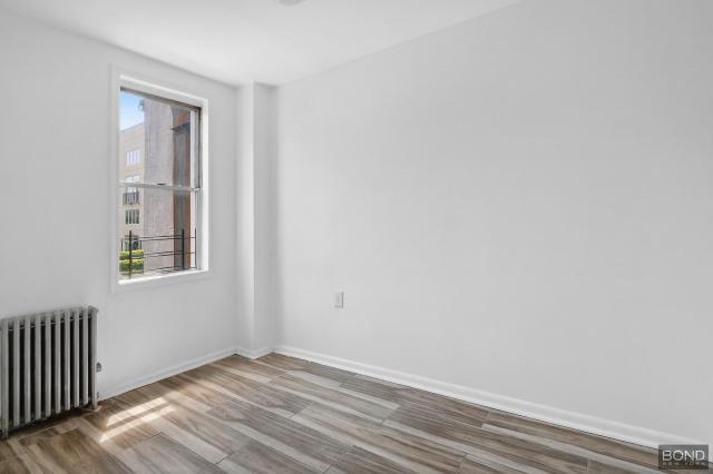 Building Photo - 3 bedroom in Brooklyn NY 11238