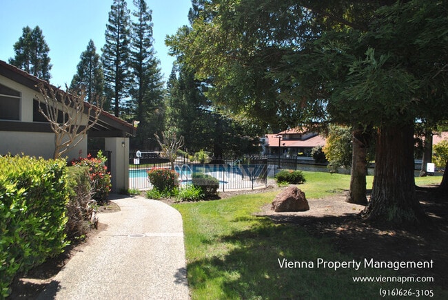Building Photo - 4710 El Cid Ct