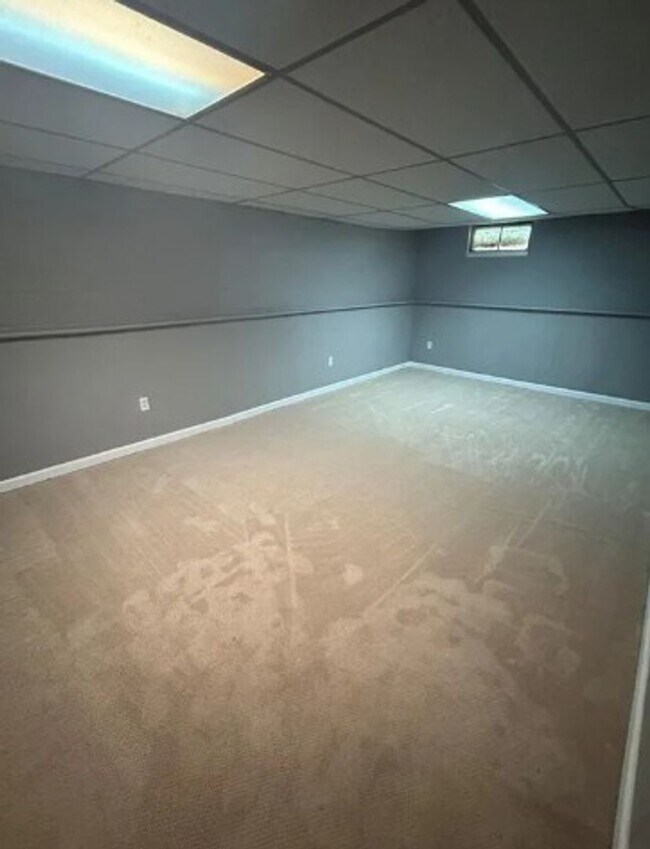 Building Photo - 1729 Mullens Ave