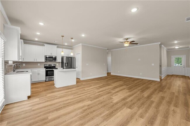 Building Photo - 1486 Fern Ridge Ln
