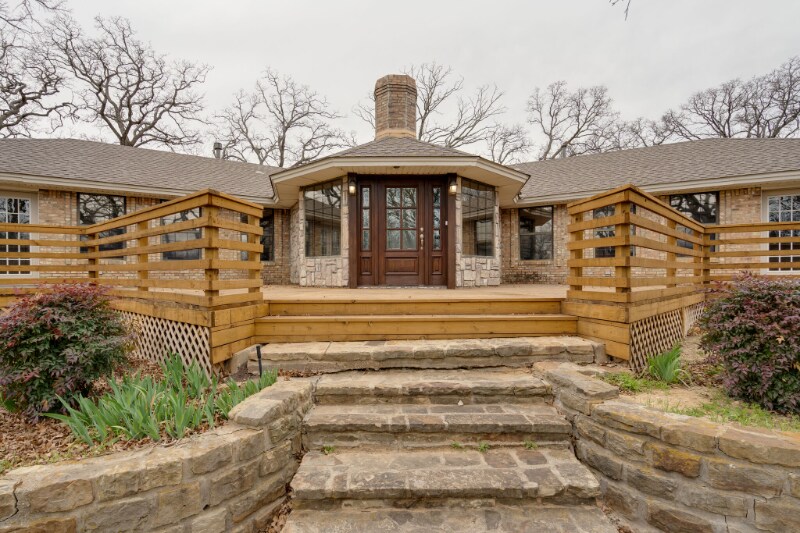 Building Photo - 3901 High Rd