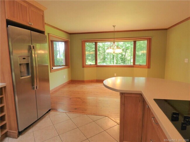 Building Photo - 5 Candlewood Lake Dr