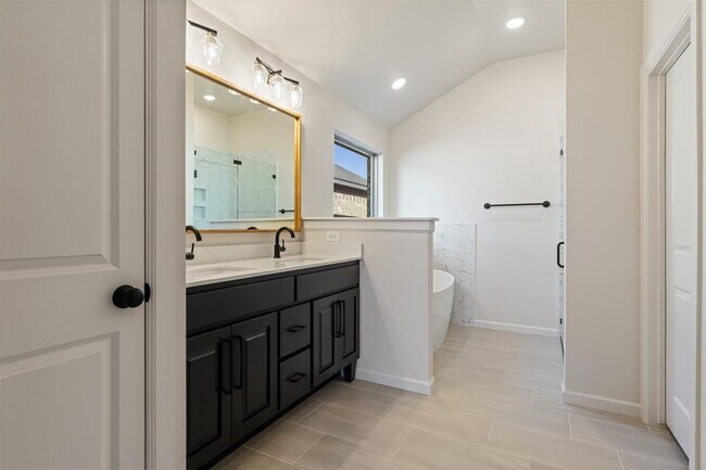 Building Photo - 13325 SW 8th St