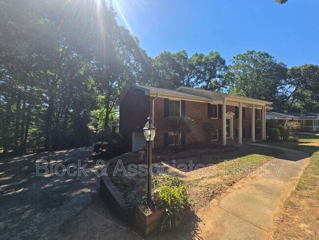 Building Photo - 1194 Ingram Dr