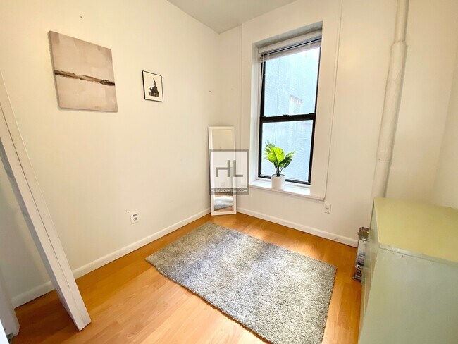 Building Photo - MOTT STREET