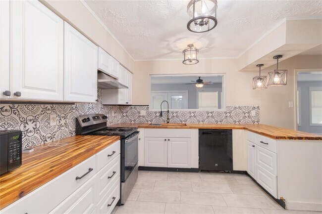 Building Photo - 4406 Rosegate Dr