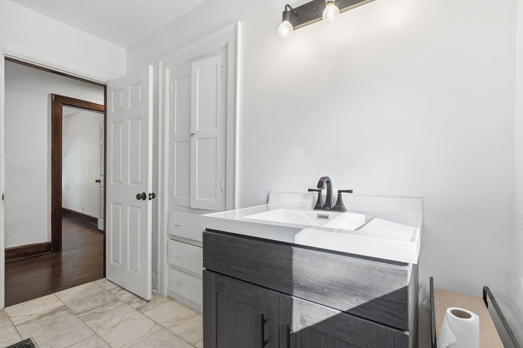 Building Photo - 904 Studer Ave