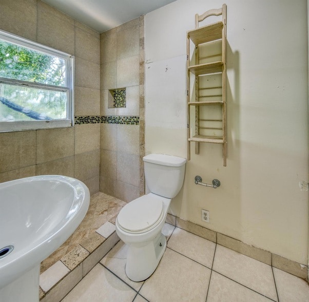 Building Photo - 505 S J St