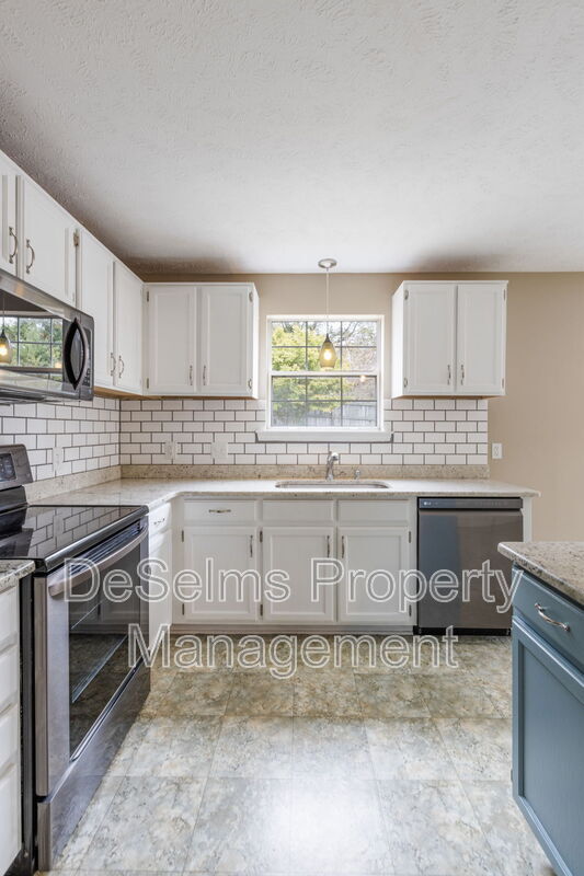 Building Photo - 236 Burgandy Hill Rd