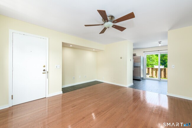 Building Photo - 54 Willieb St