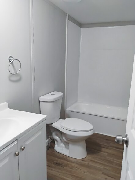 Building Photo - 154 Maple Dr