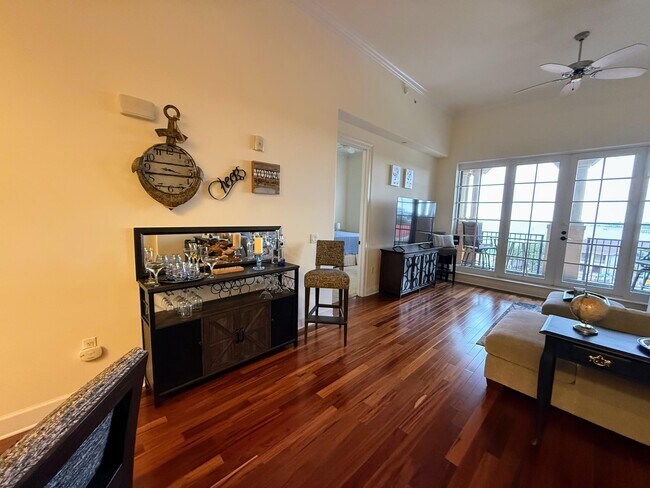 Building Photo - 20 Orange Ave