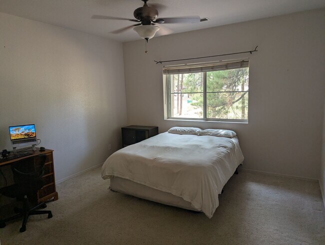 Building Photo - COMING SOON in August! Furnished Townhome in Boulder Pointe with All Utilities included - 3 bedro...