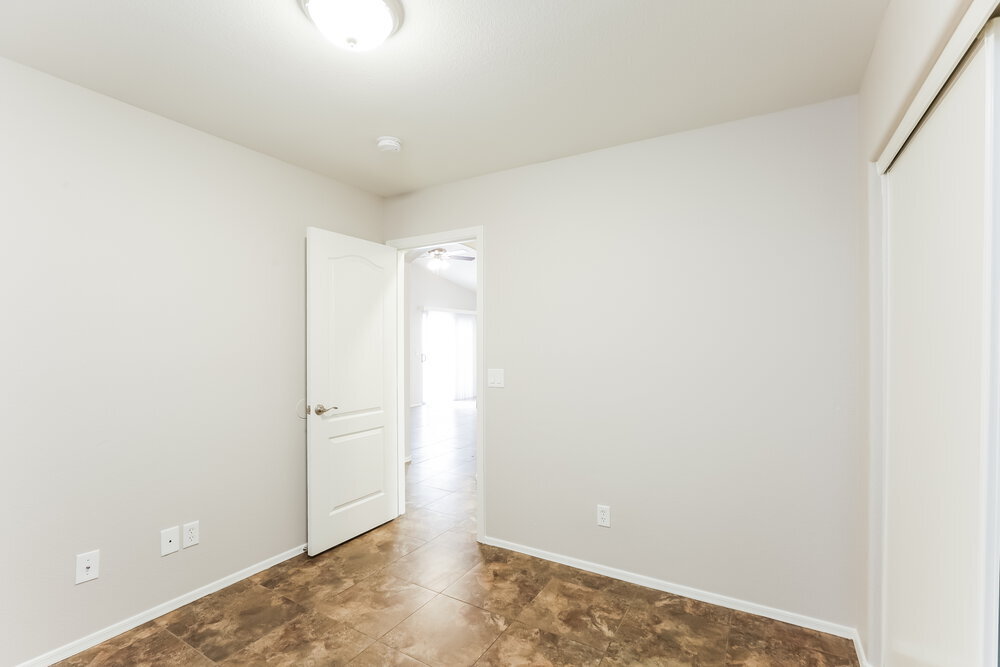 Building Photo - 823 W Bowker St