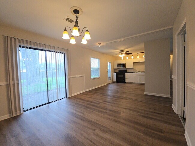 Building Photo - 981 Olympia Dr