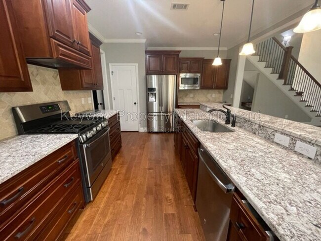 Building Photo - 3167 Lake Norman Dr