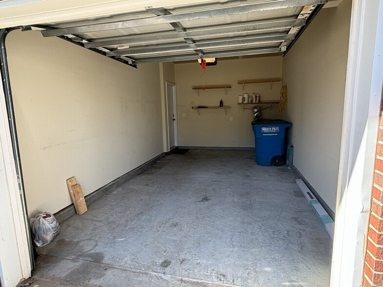 Building Photo - 11619 Stockdale Ct