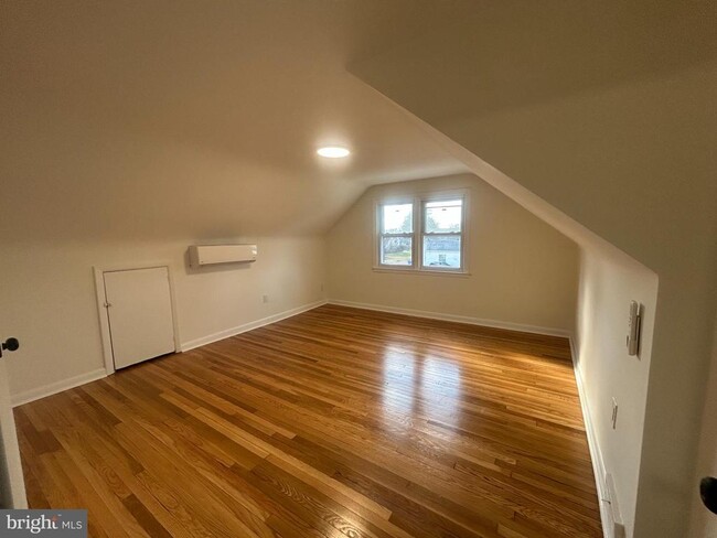 Building Photo - 144 2nd Ave