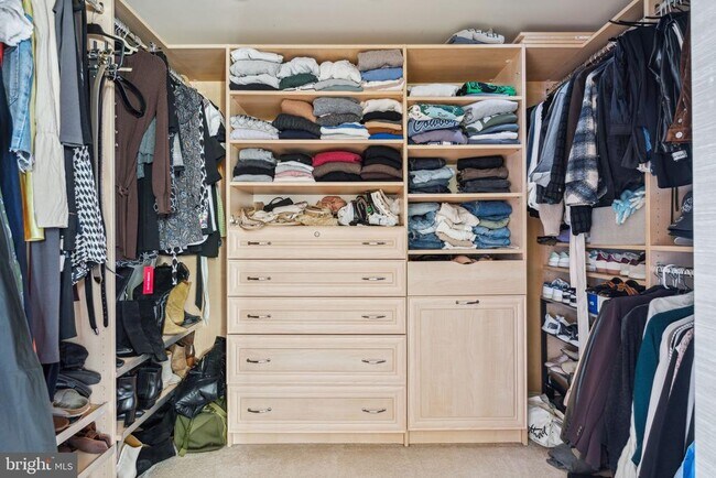 Building Photo - 219 S 18th St