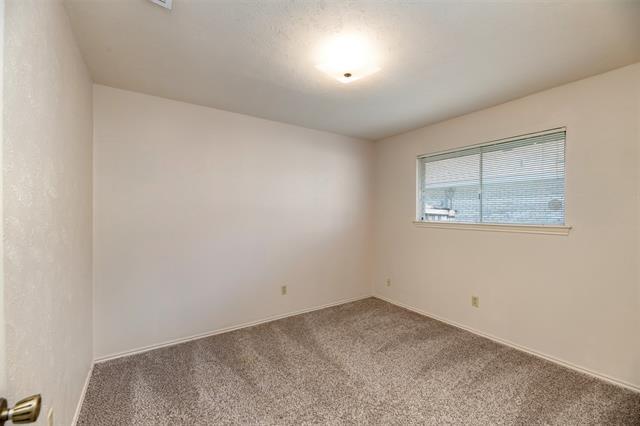 Building Photo - 2121 Stone Creek Dr