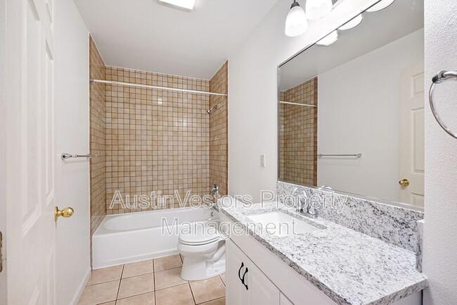 Building Photo - 1003 Canyon Edge Dr