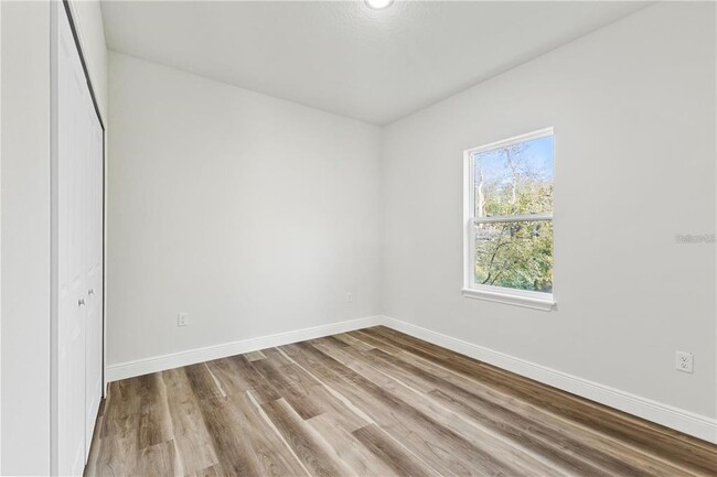 Building Photo - 265 Marion Oaks Manor